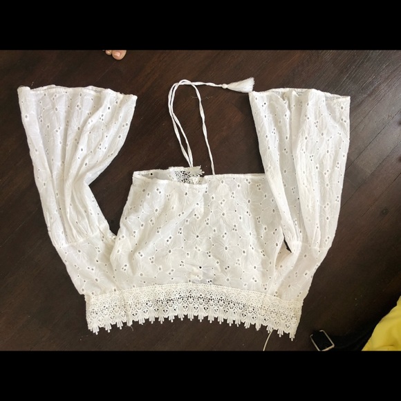 Beachy off shoulder bell sleeve tie in front top! - Picture 3 of 4